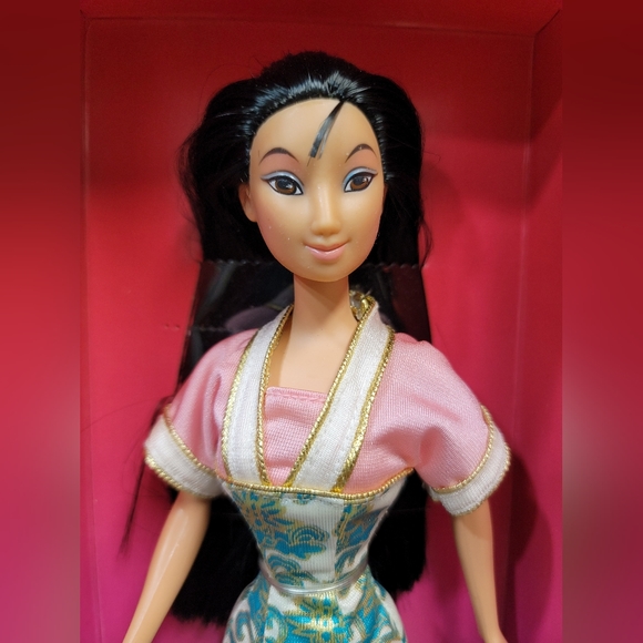1998 Disney Mulan Satiny Shimmer Barbie Doll Mattel 19432 - Picture 2 of 12